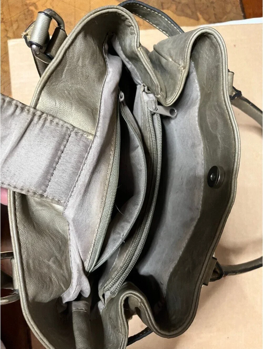 Vintage Chic Metallic Pewter Hobo Shoulder Bag Multi-Pocket Purse